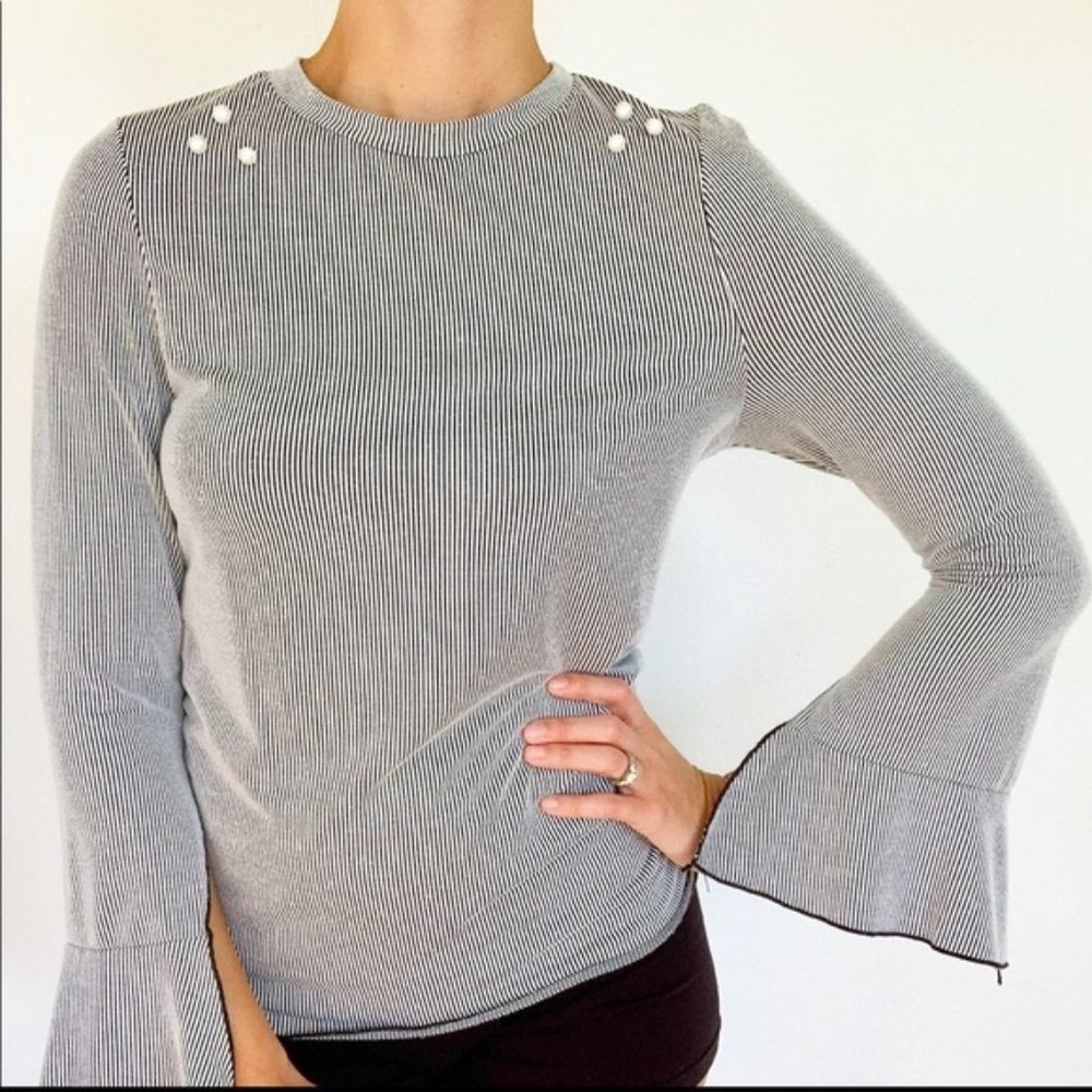 Urban Romantics High Neck Bell Stripe Pearl Top M